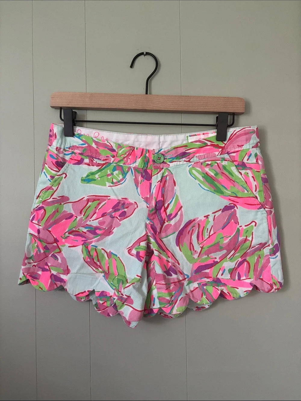 Lilly Pulitzer buttercup Shorts with scallop hem
